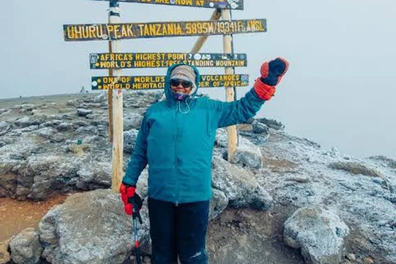 Kilimanjaro Tipping Guide for Guides, Porters and Cooks
